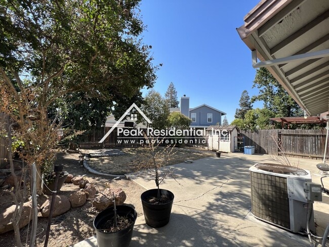Building Photo - Charming 3 bd/2 ba Elk Grove Home!