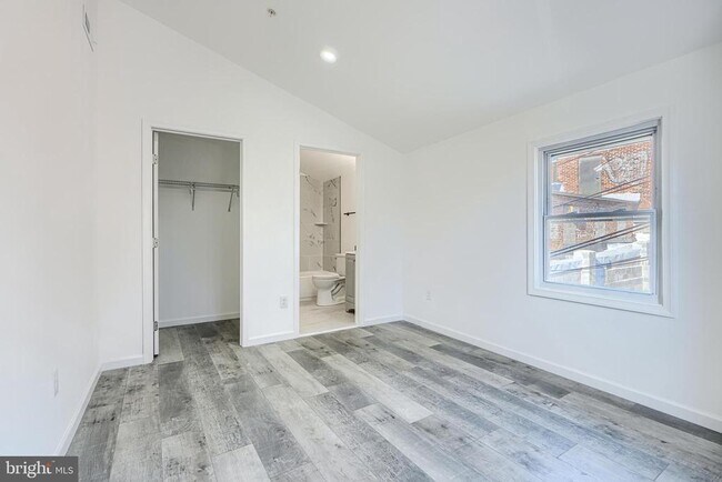 Building Photo - 7 S Carrollton Ave