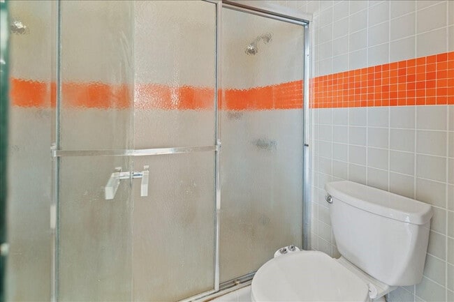 Building Photo - 5304 Woodlands Blvd