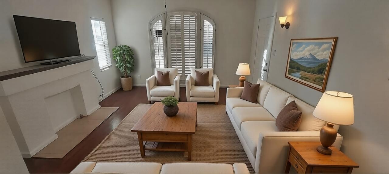 Building Photo - 2818 S Bronson Ave