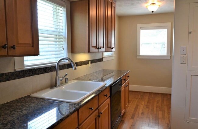 Building Photo - 1507 McDuffie St