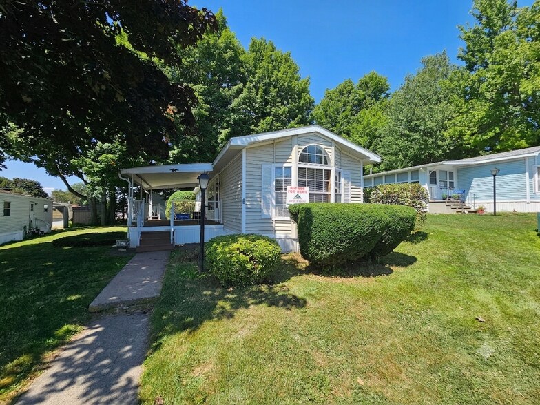 Building Photo - 3 Singleton Dr