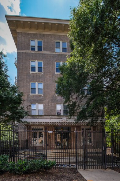 Building Photo - 1308 Clifton St NW