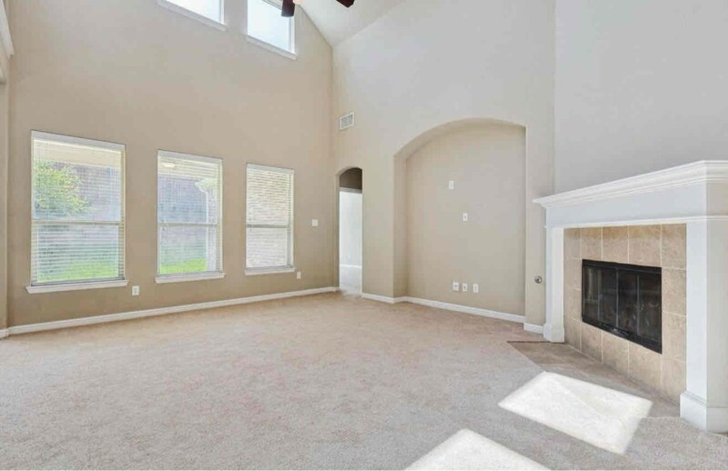 Building Photo - 2708 Laurel Oak Dr
