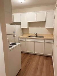 Building Photo - SFH 119 - Francis Duplex