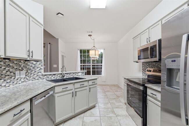 Building Photo - 2632 Century Park Blvd