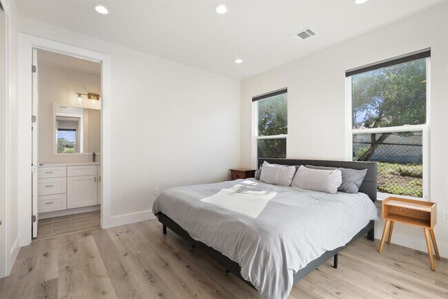 Building Photo - 20704 Leaning Oak Dr