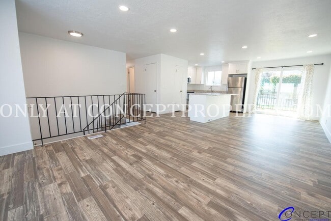 Building Photo - Newly Remodeled 5-Bedroom Home | 2-Car Gar...