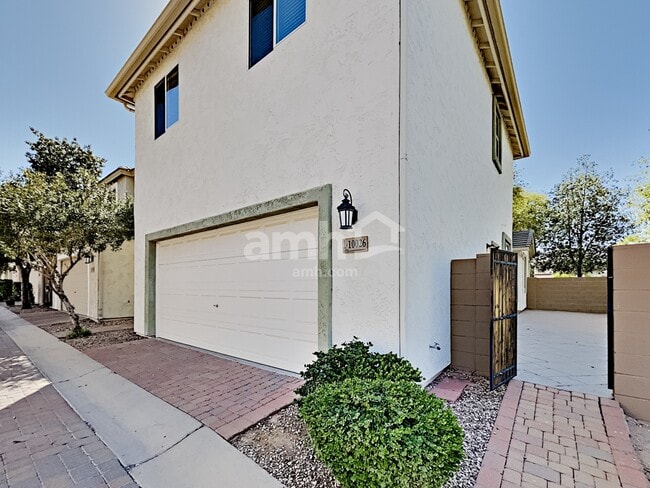 Building Photo - 10026 E Isabella Ave