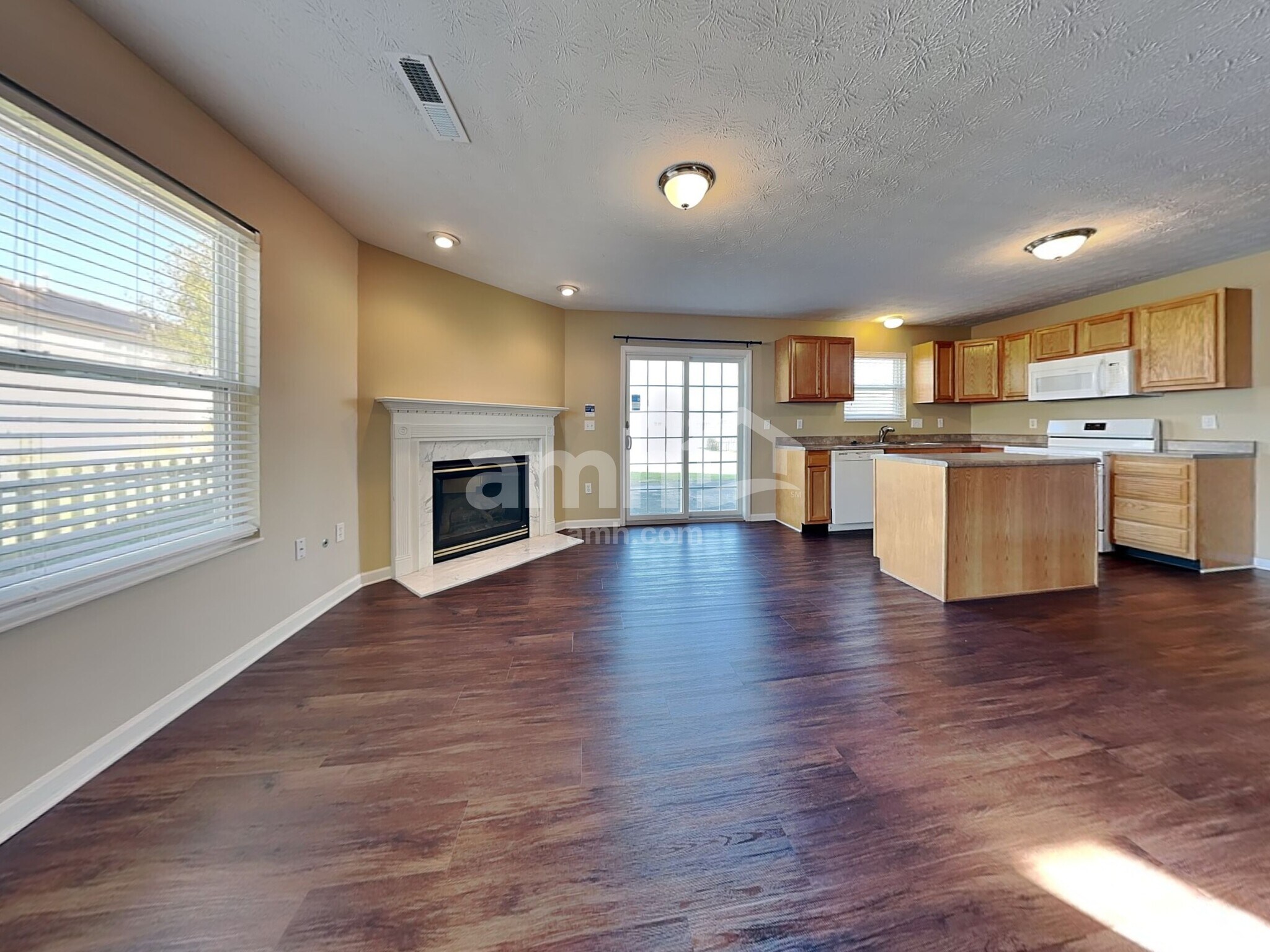 Building Photo - 138 Thompson St