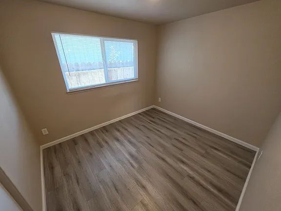 Building Photo - This charming newly renovated home has 3 bedrooms and 2 full bathroom.