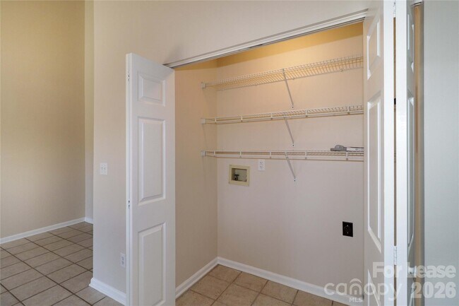 Building Photo - 729 Rebecca Jane Dr