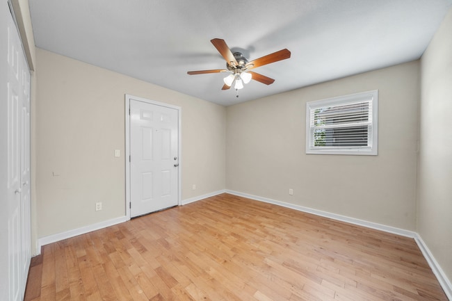 12-Project 3930 Warwick Blvd-2.jpg - Warwick Gardens | Renovated with Serene Courtyard