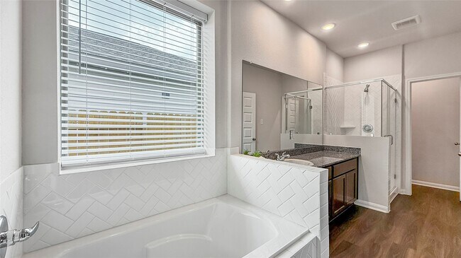 Building Photo - 3085 Arrow Wood Dr