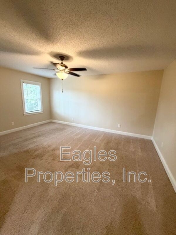 Building Photo - 242 N Marion Dr