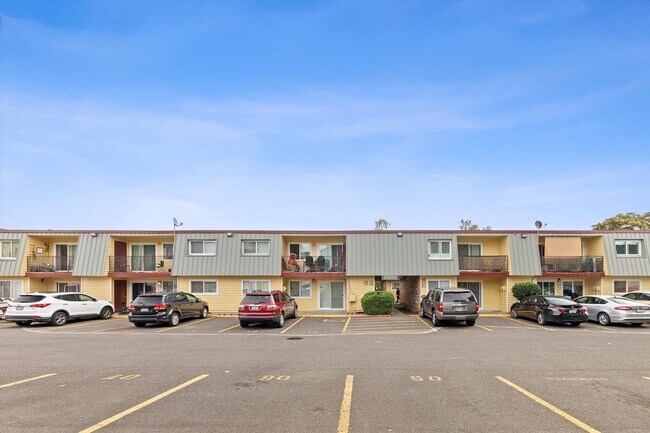 Interior Photo - Executive East