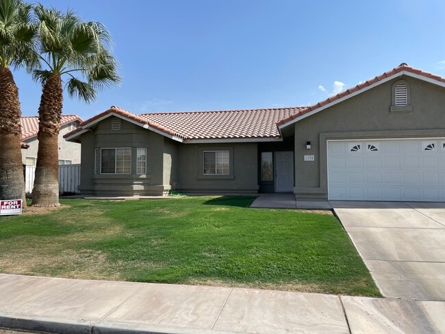 Primary Photo - 1198 Sapphire St