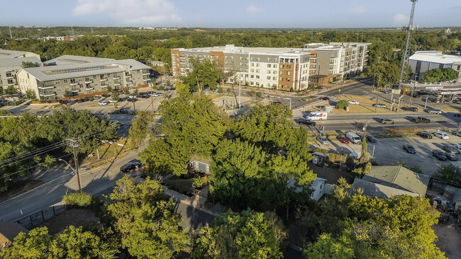 Building Photo - 1007 Gullett St