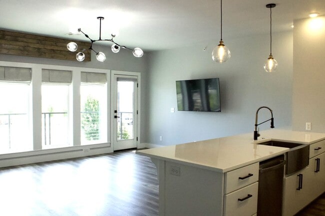 Building Photo - Modern 1-Bedroom Oasis in Bentonville with...