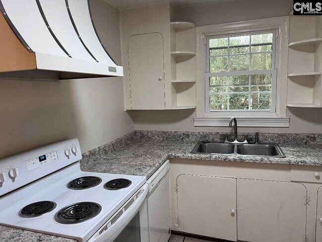 Building Photo - 612 S Beltline Blvd