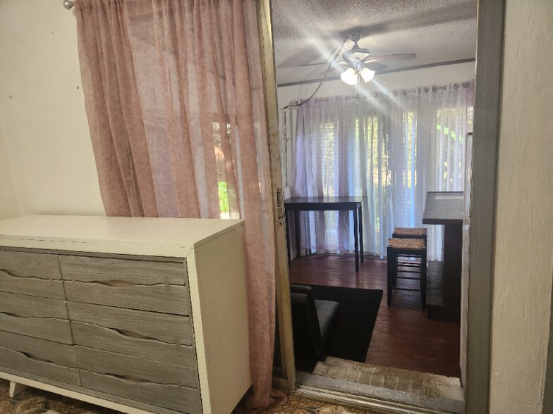 Building Photo - 6411 Randolph Ave