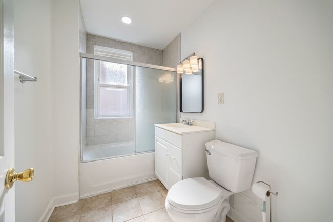 Building Photo - 624 N Monticello Ave