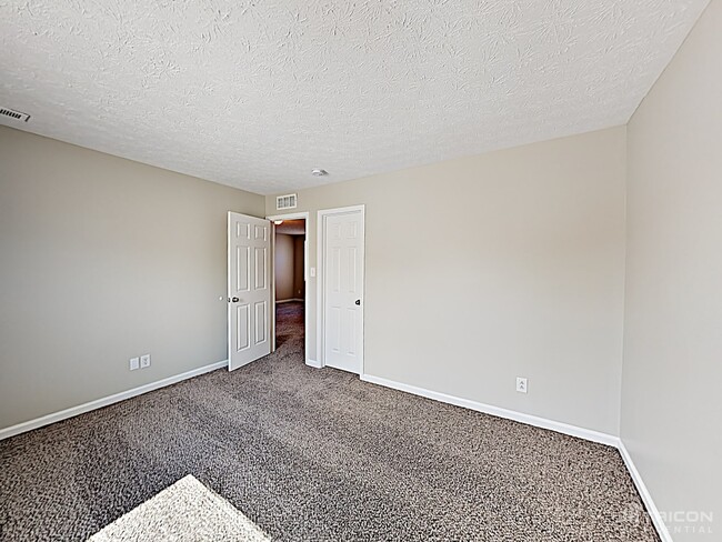 Building Photo - 11411 Long Lake Ln.