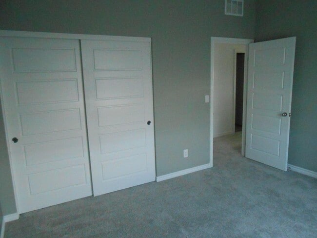 Building Photo - Beautiful Spacious Home in Henderson