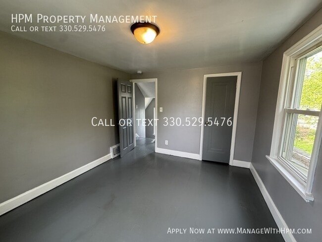 Building Photo - 1613 Spring Ave NE