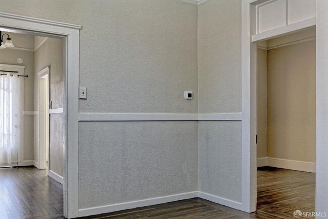 Building Photo - 1218 York St