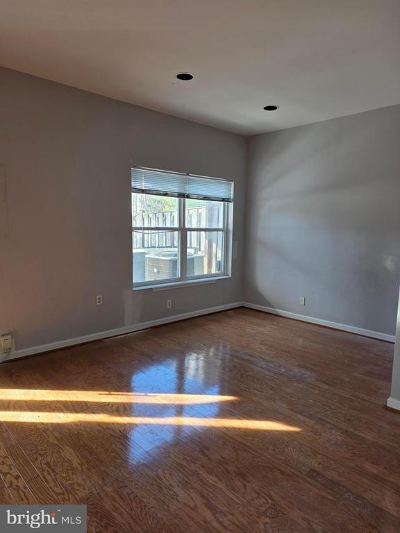 Building Photo - 14641 Seasons Dr