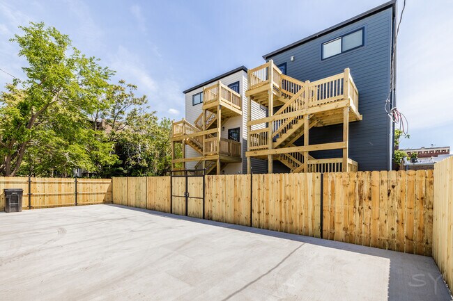 Building Photo - 6050 S Eberhart Ave