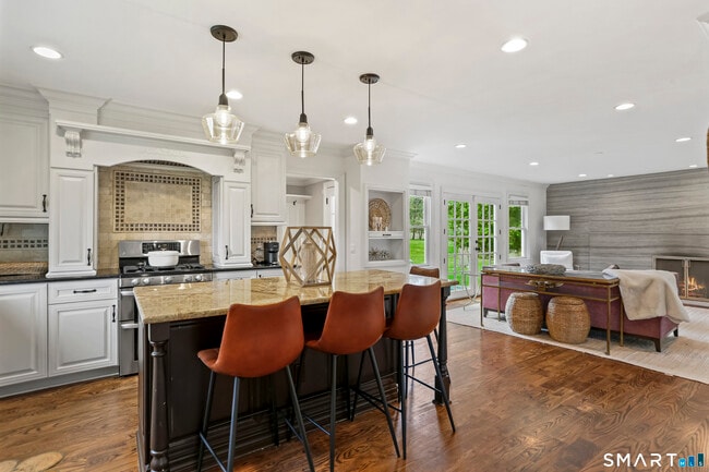 Building Photo - 1939 Bronson Rd