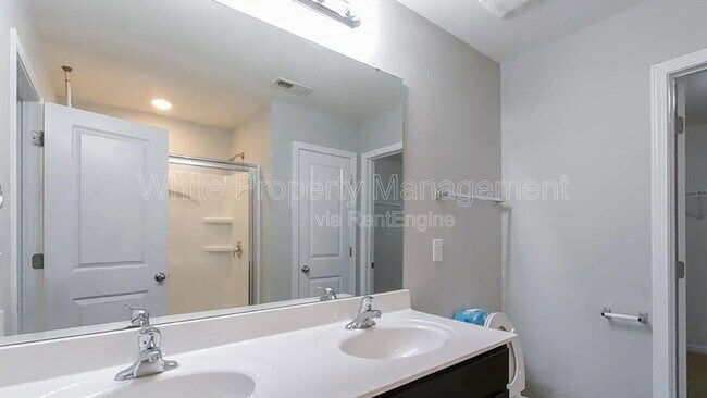 Building Photo - 1525 Lilly Springs Pl