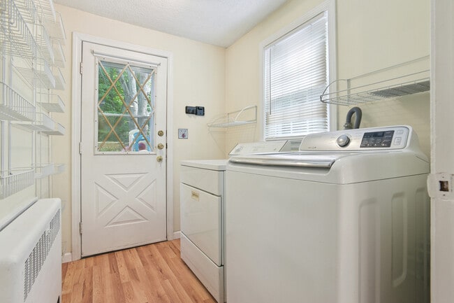 Building Photo - 1110 Trout Brook Dr