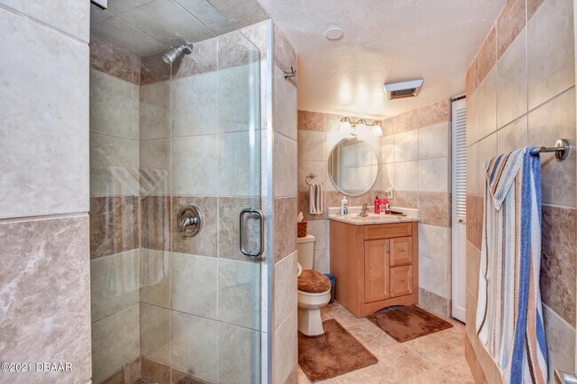 Building Photo - 1 Oceans W Blvd