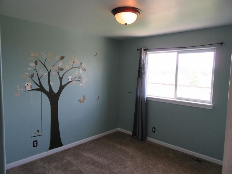 Building Photo - 1314 W Tualatin Dr