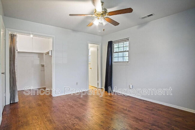 Building Photo - 2321 N Peniel Ave