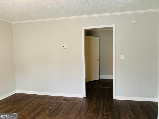 Building Photo - 513 Harwell Ave