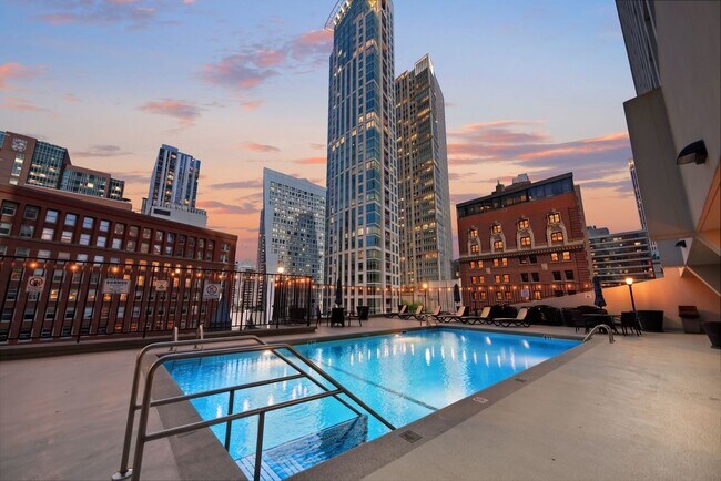 Building Photo - 111 E Chestnut St