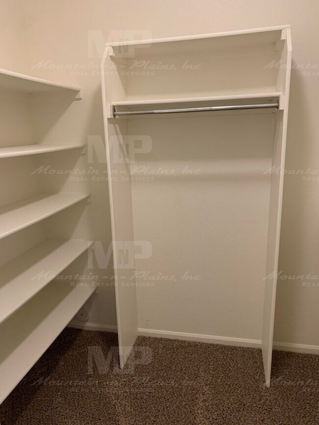 Building Photo - 1977 Grays Peak Dr