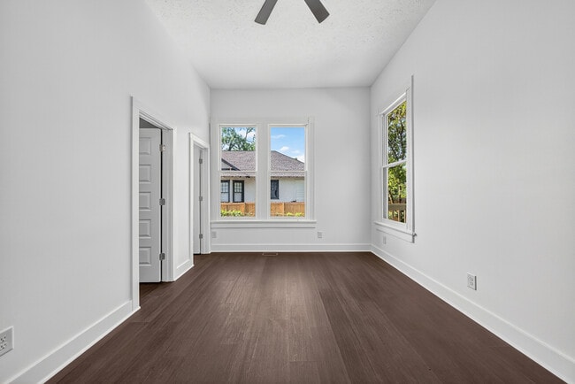 Building Photo - 2807 Beacon Ave