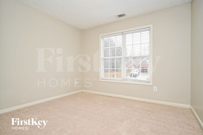 Building Photo - 35 Pebble Brooke Pass