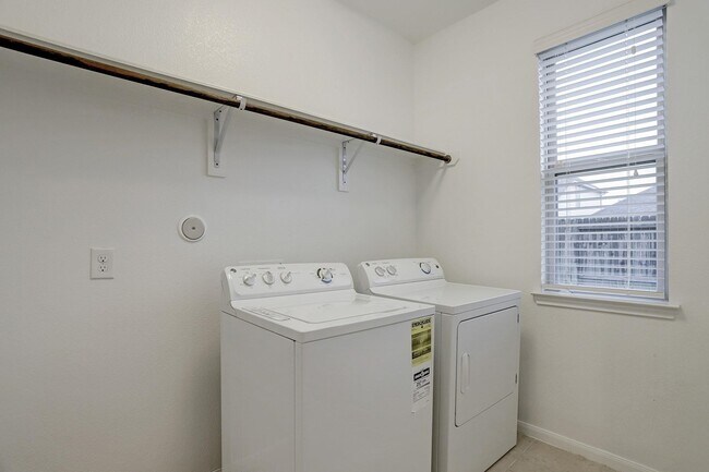 Building Photo - 3638 Gable Landing Ln