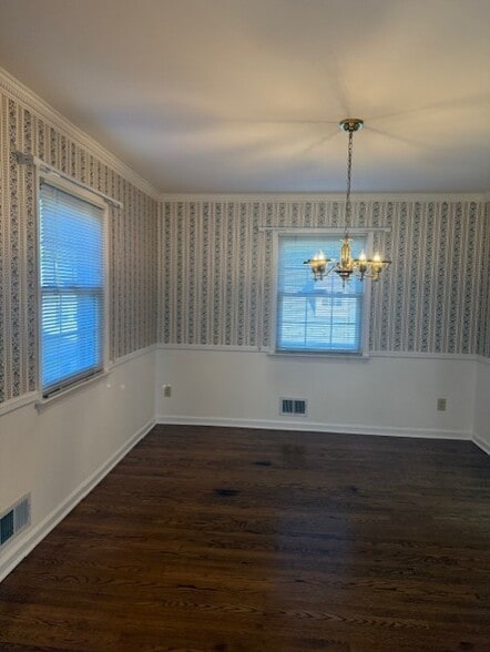 Formal Dining Room with chair rail molding - 224 Prospect St