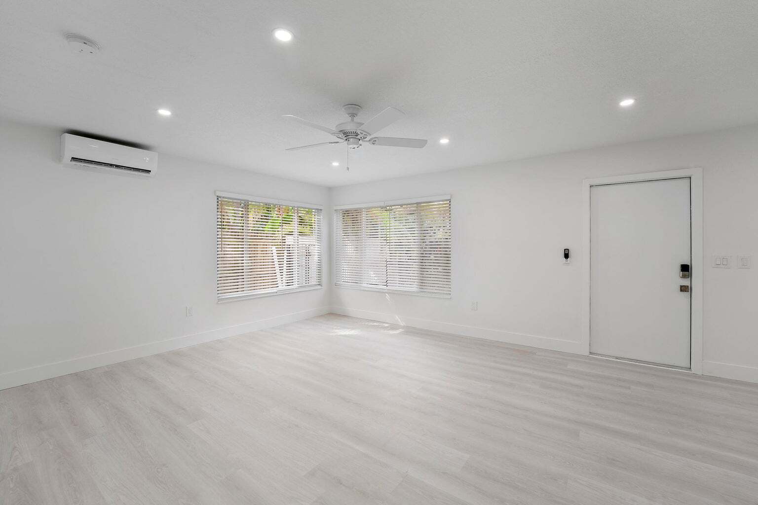 Building Photo - 1279 Beach Rd