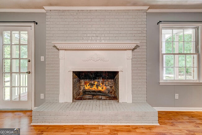 Building Photo - 922 Sharon Ct