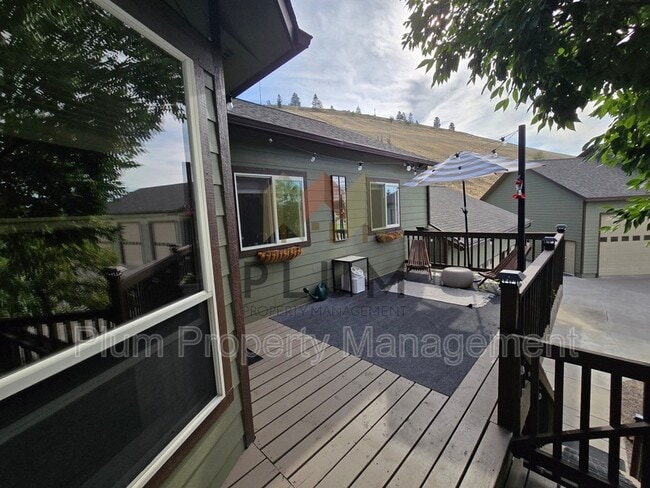 Building Photo - 15660 Sara Jo Ln