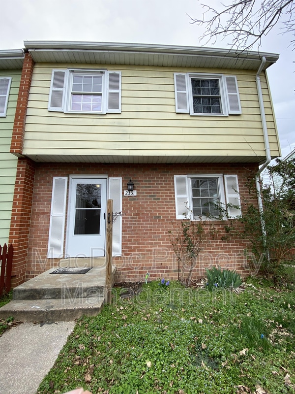 Building Photo - 2331 McClellan Ct