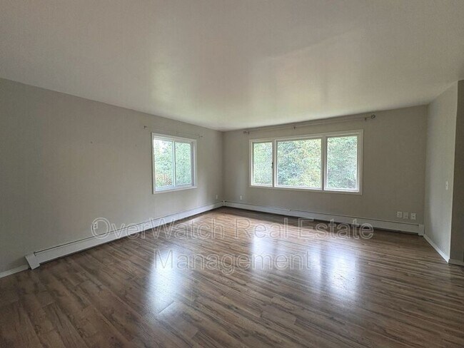 Building Photo - 6121 De Armoun Rd